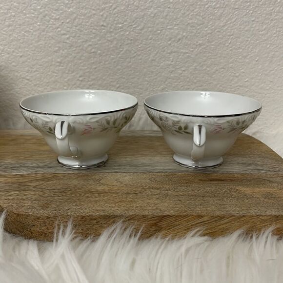 Vintage Sheffield Fine China 2 Tea Cups Classic 501 Pattern - Picture 4 of 8